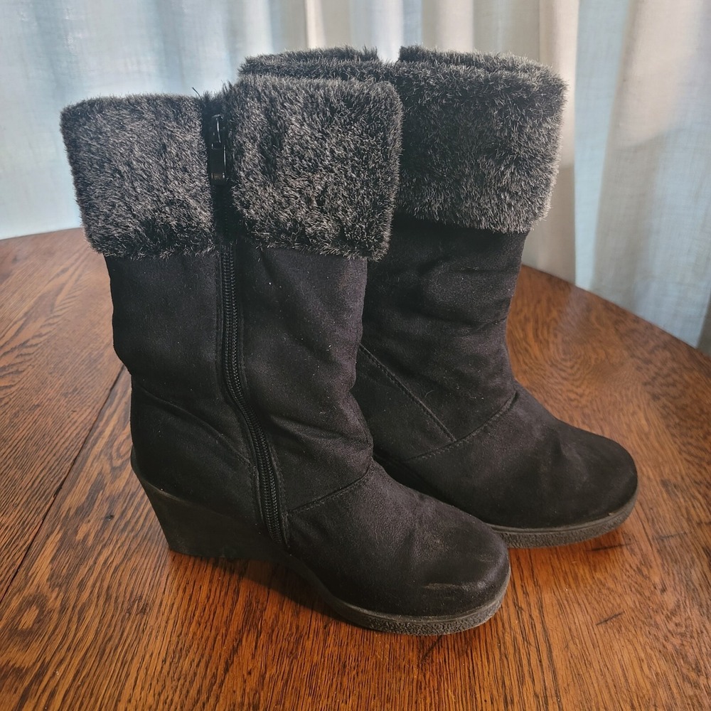 Traffic Black Boots Faux Fur  Zip-up Size 6